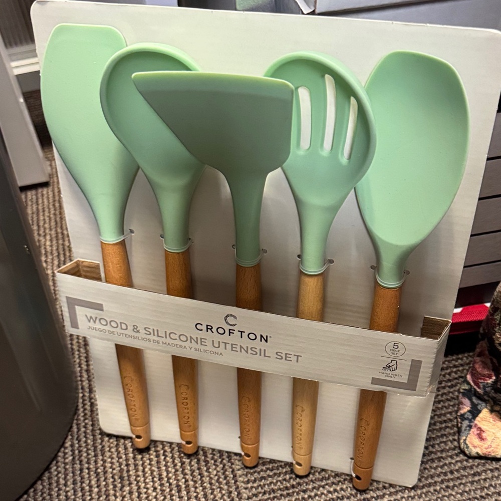 Crofton Mint Green Utensil Set